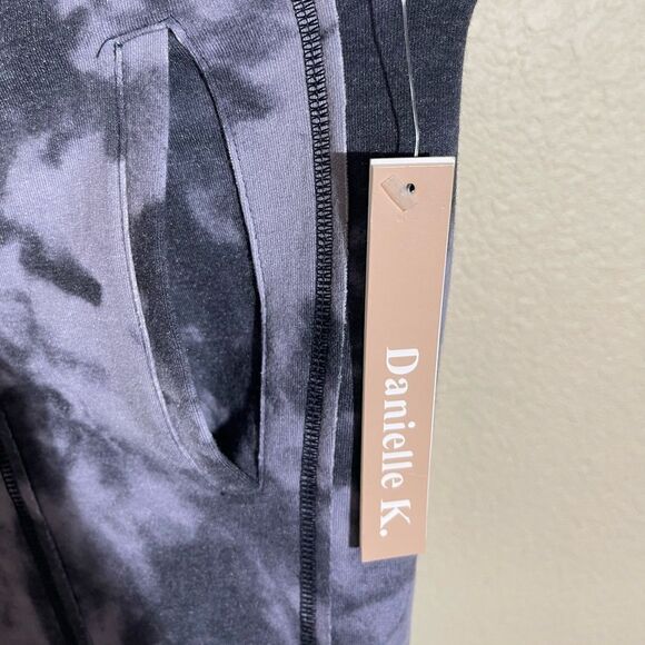 Sold - Picture 2 of 3